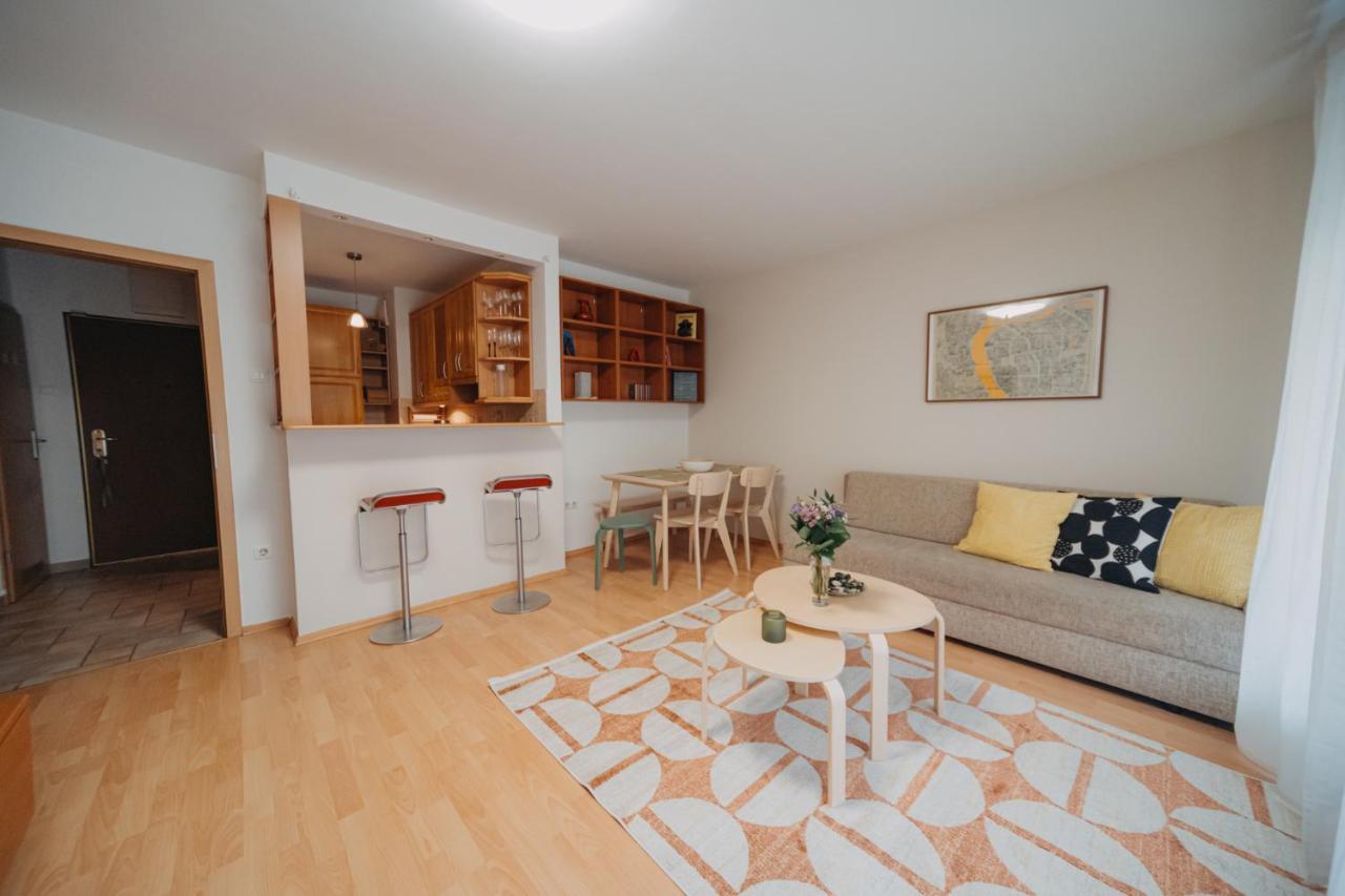 Orangehomes One Bedroom Art Apartment Budapest Esterno foto