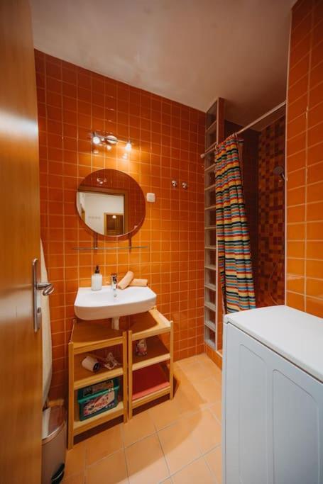 Orangehomes One Bedroom Art Apartment Budapest Esterno foto